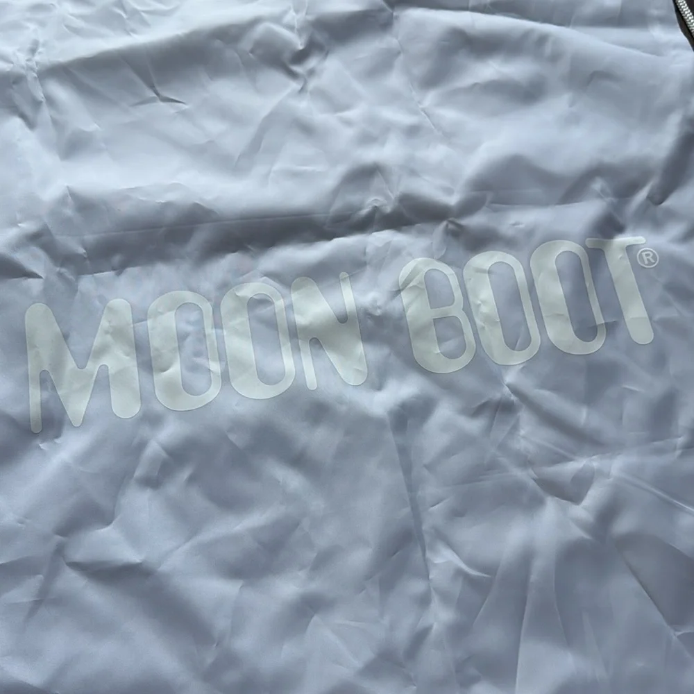 Moon Boot Drawstring Gym Bag - Picture 2 of 3